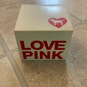 Iso vintage pink box